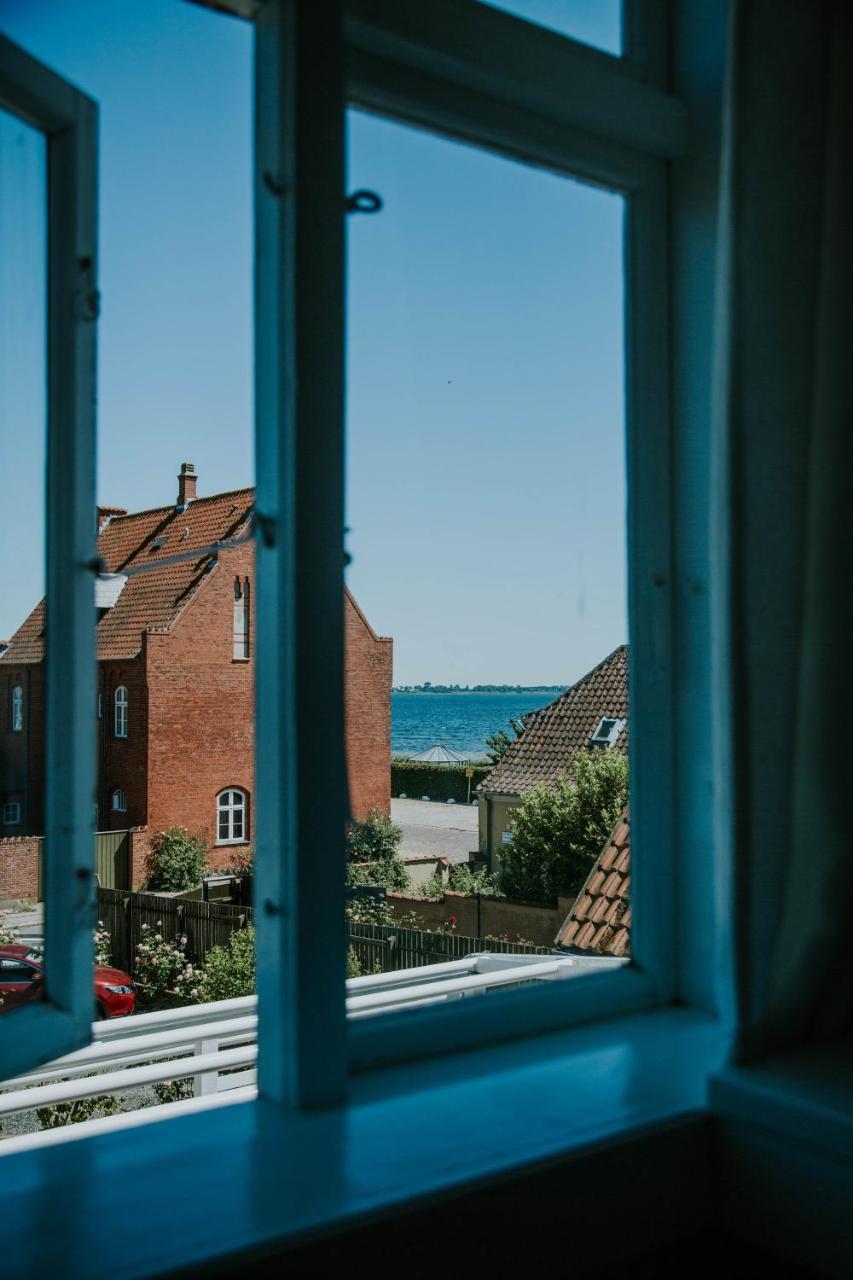 Arnfeldt Hotel Ærøskøbing Bagian luar foto